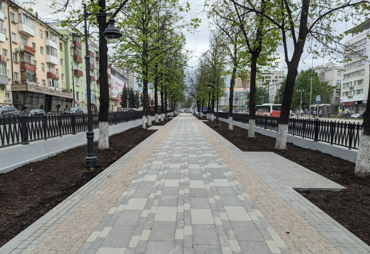 Расширенный тротуар на Комсомольском проспекте отдадут под летние кафе