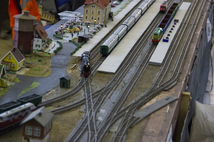 Пермские моделисты шесть лет строят макет миниатюрной железной дороги и её окрестностей
