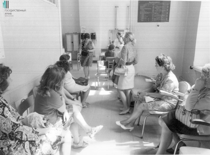 Вид салона-парикмахерской «Улыбка» на Ленина,Пермь,1972г