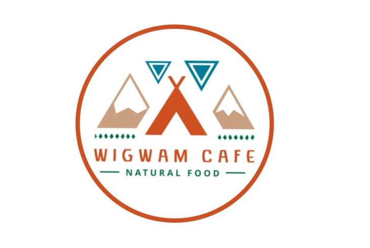 Wigwam Cafe открылось на первом этаже бизнес-центра «Любимов» в конце декабря 2017 года. 