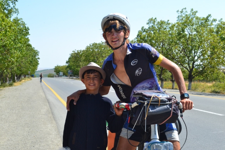 25-летний Никита Плешков из Оханска около трех лет путешествует на велосипеде по всему миру