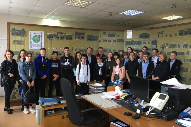 В рамках Всероссийского фестиваля «Вместе Ярче» энергетики «Пермэнерго» провели День открытых дверей для соликамских школьников 
