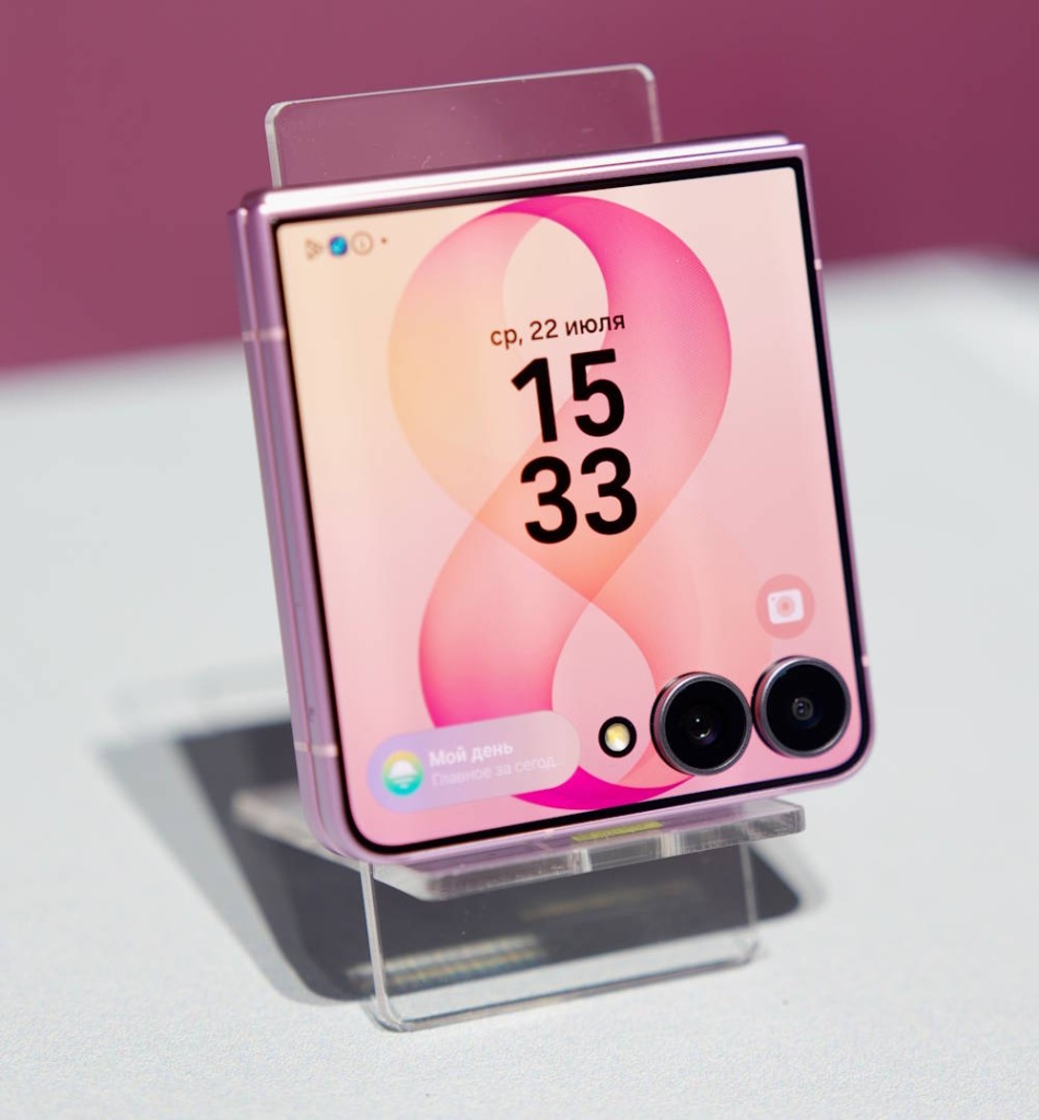 Жителям Прикамья стал доступен предзаказ на новые Samsung Galaxy Z Fold8 и Galaxy Z Flip8