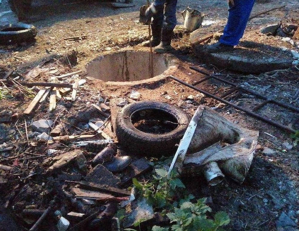 Из канализационного колодца в Перми достали унитаз, сапог и автомобильную покрышку