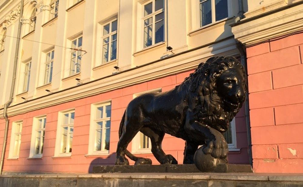 Бестиарий в пермской архитектуре: какие звери притаились около зданий и на фасадах домов