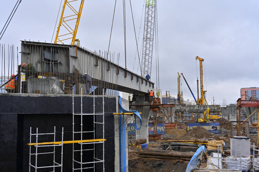 На путепроводе у Мориона началась укладка новых пролётов