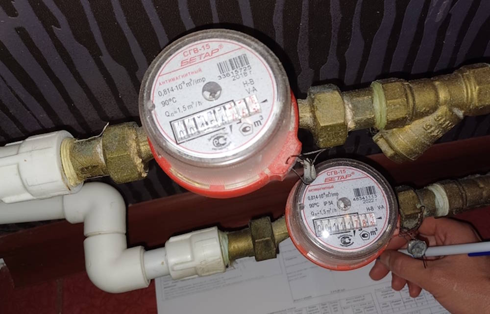 Пермяки приводят в порядок счётчики воды, чтобы избежать тройных коэффициентов