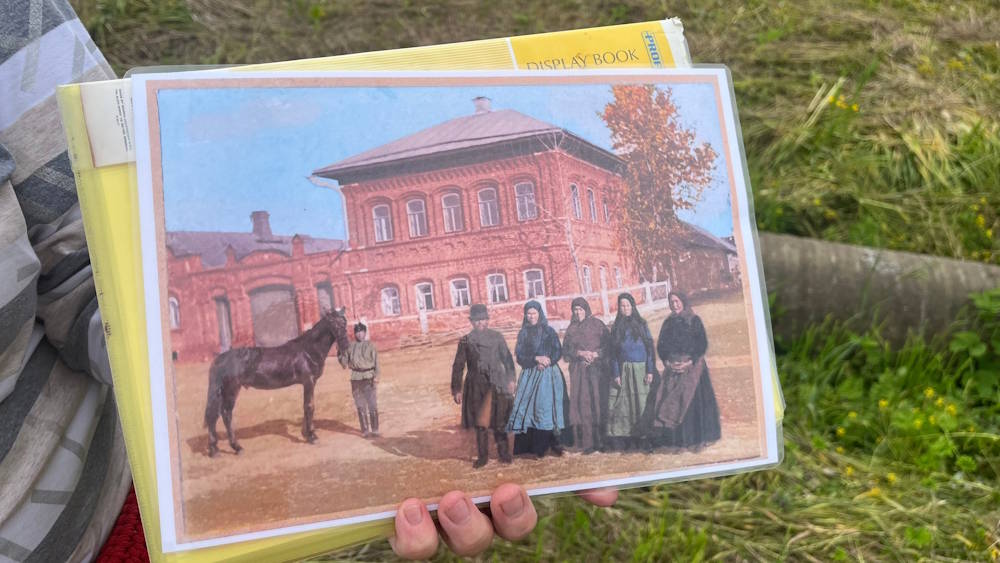 В Прикамье открыли турмаршрут в деревню со старинными кирпичными домами